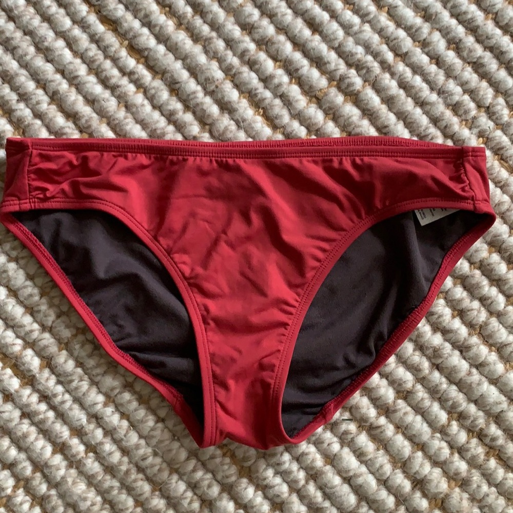 Athleta bathing suit bottom. Great condition.